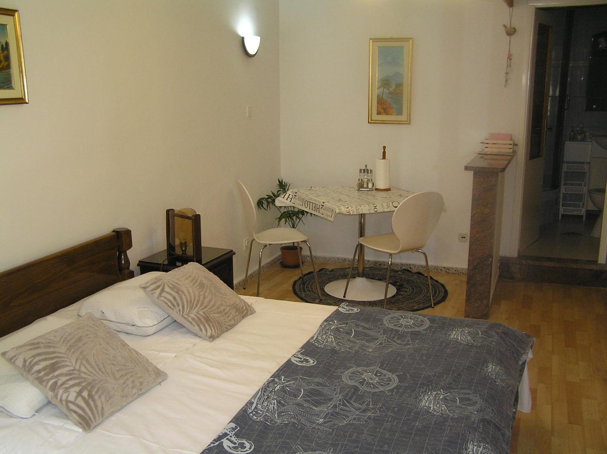 Studio Apartments Fabjanac Traù Esterno foto
