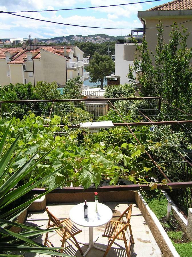 Studio Apartments Fabjanac Traù Esterno foto