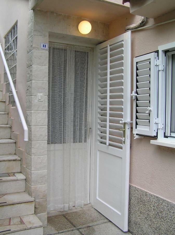 Studio Apartments Fabjanac Traù Esterno foto